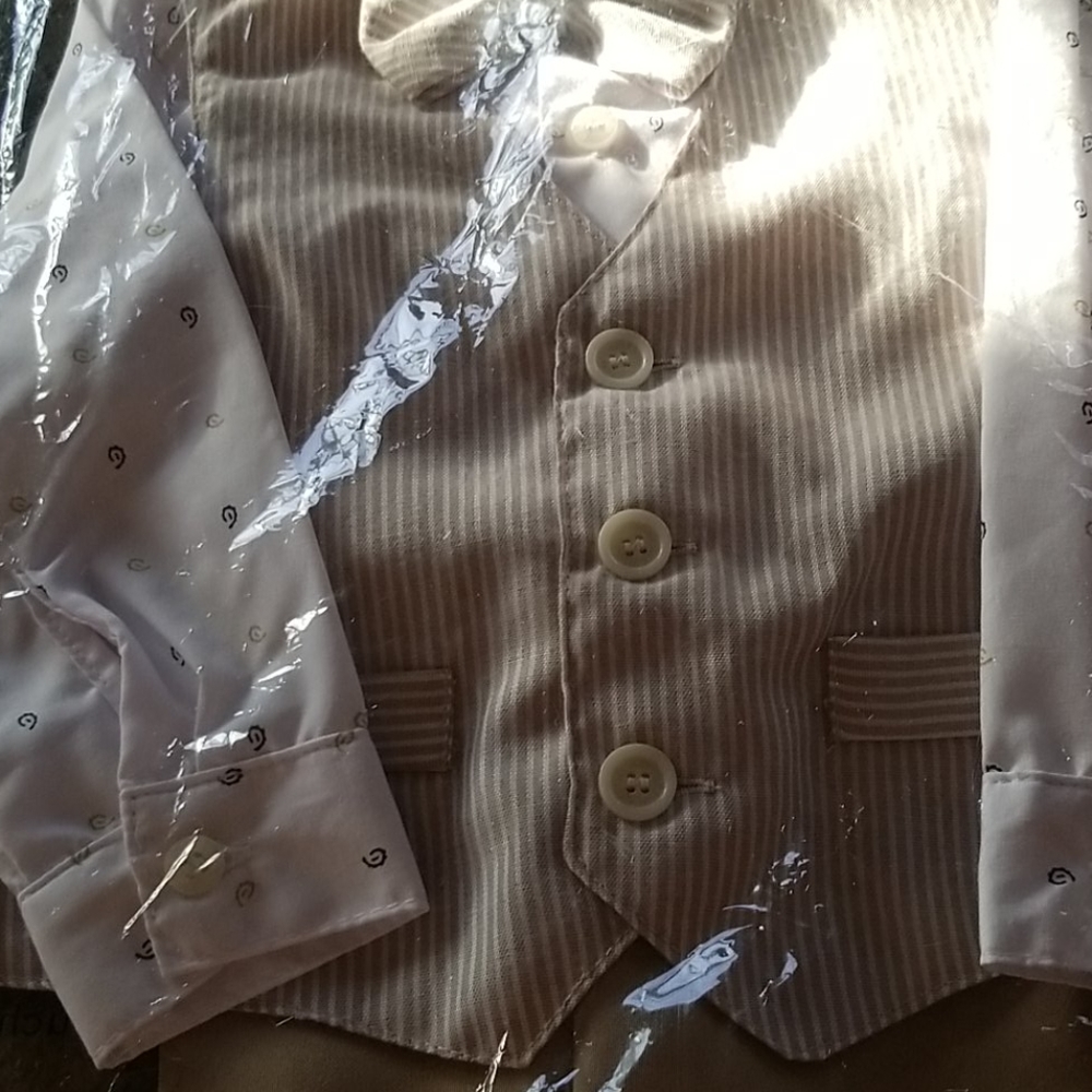 Suit - Picture 8 of 8